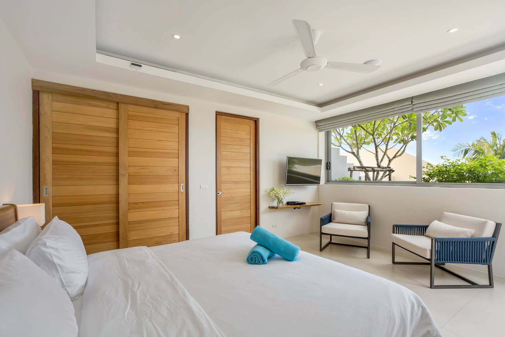 VILS-0056 - Luxury 4-bedroom sea view villa with infinity pool in Plai Laem for sale