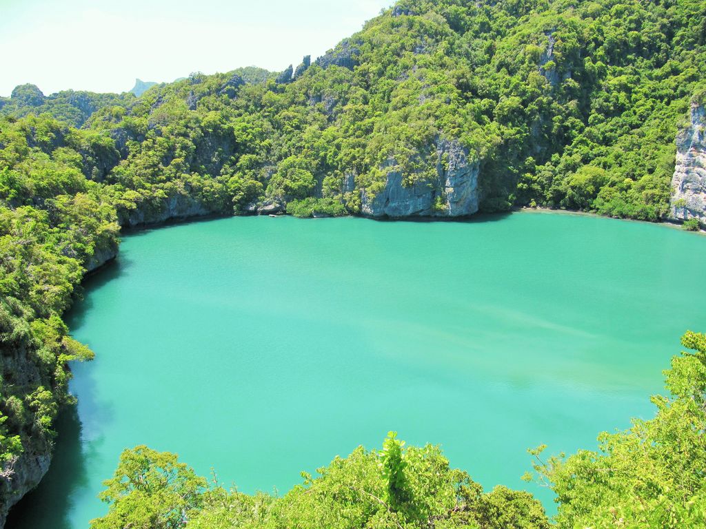 Angtong national marine Park
