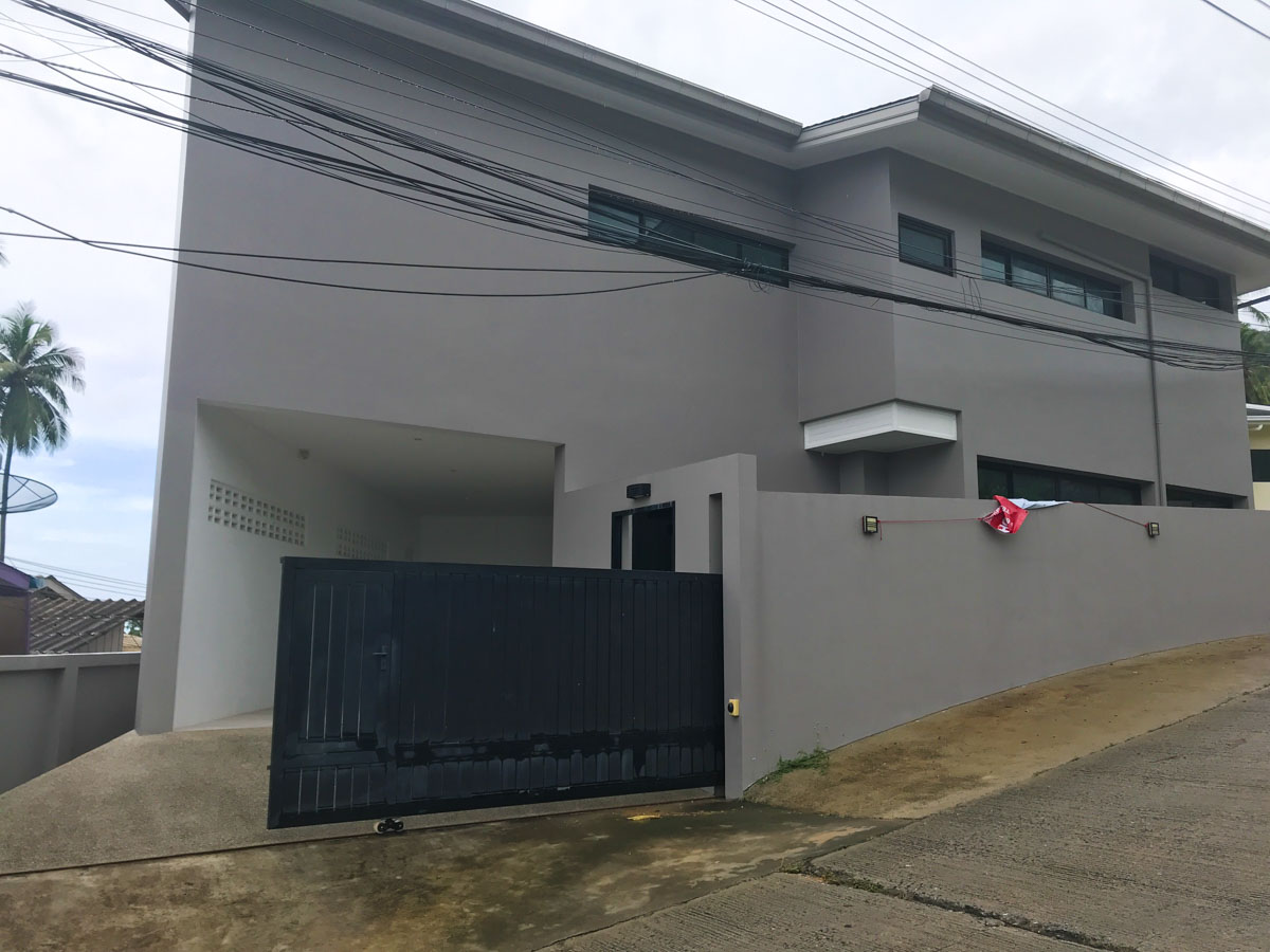 ID:674 3-bedroom villa near Chaweng Noi beach