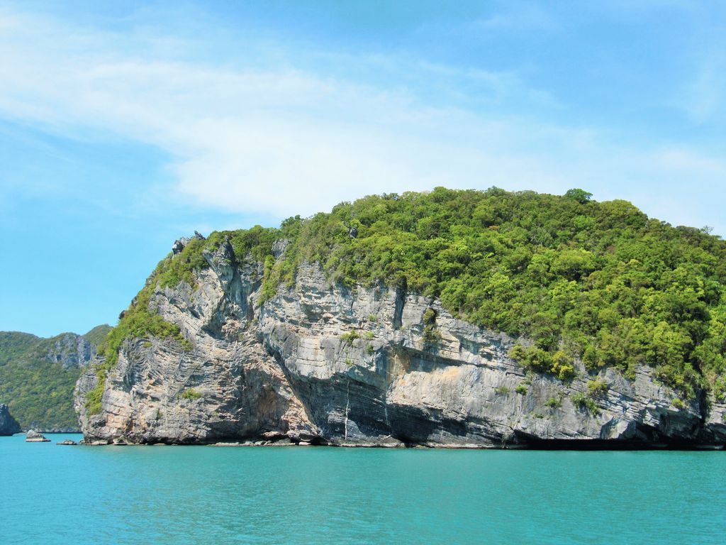 Angtong national marine Park