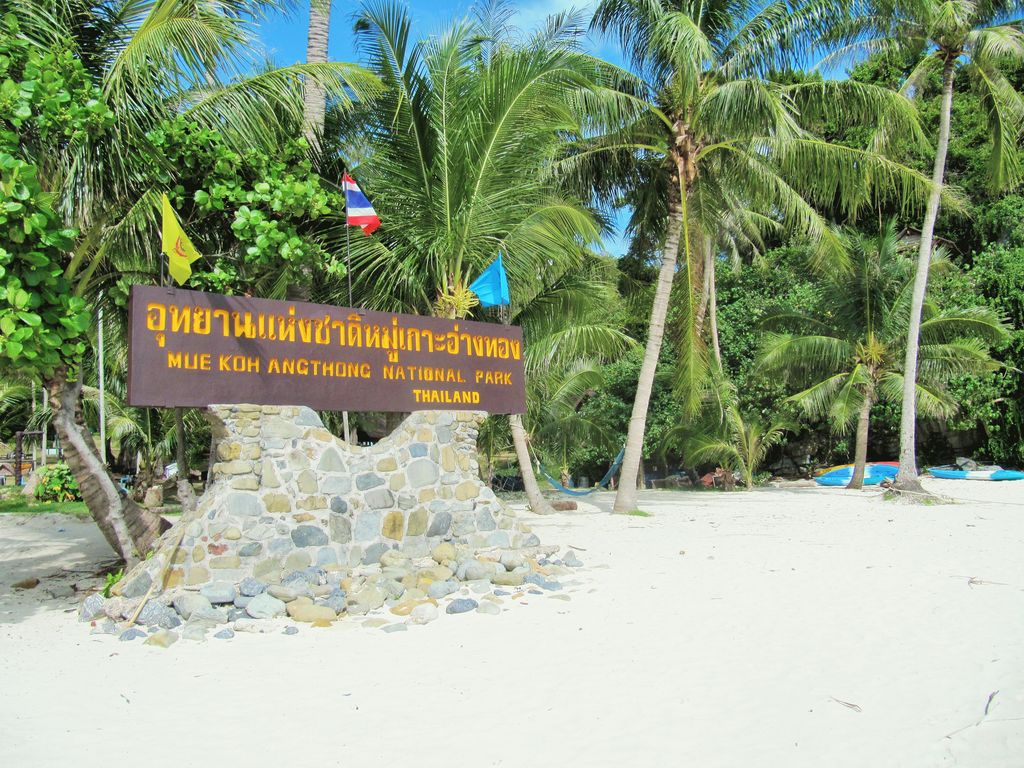 Angtong national marine Park