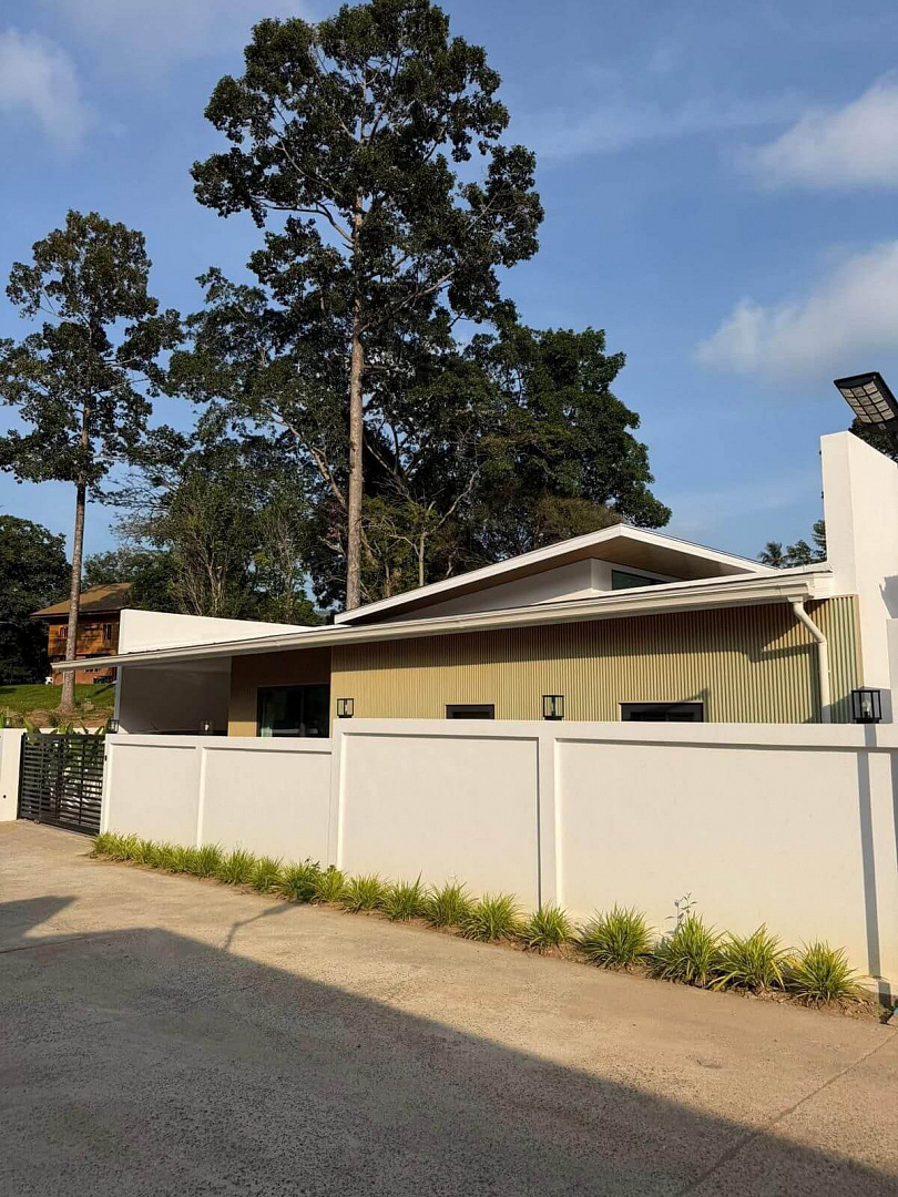 VILS-0047 - Ready to move 3-bedroom modern villa with private pool and garden in Lamai