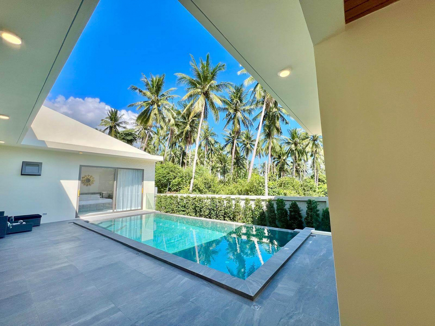 VILS-0051 - Ready to move in 3-Bedroom single-storey villa with private pool and parking10 minutes to the beach Maenam