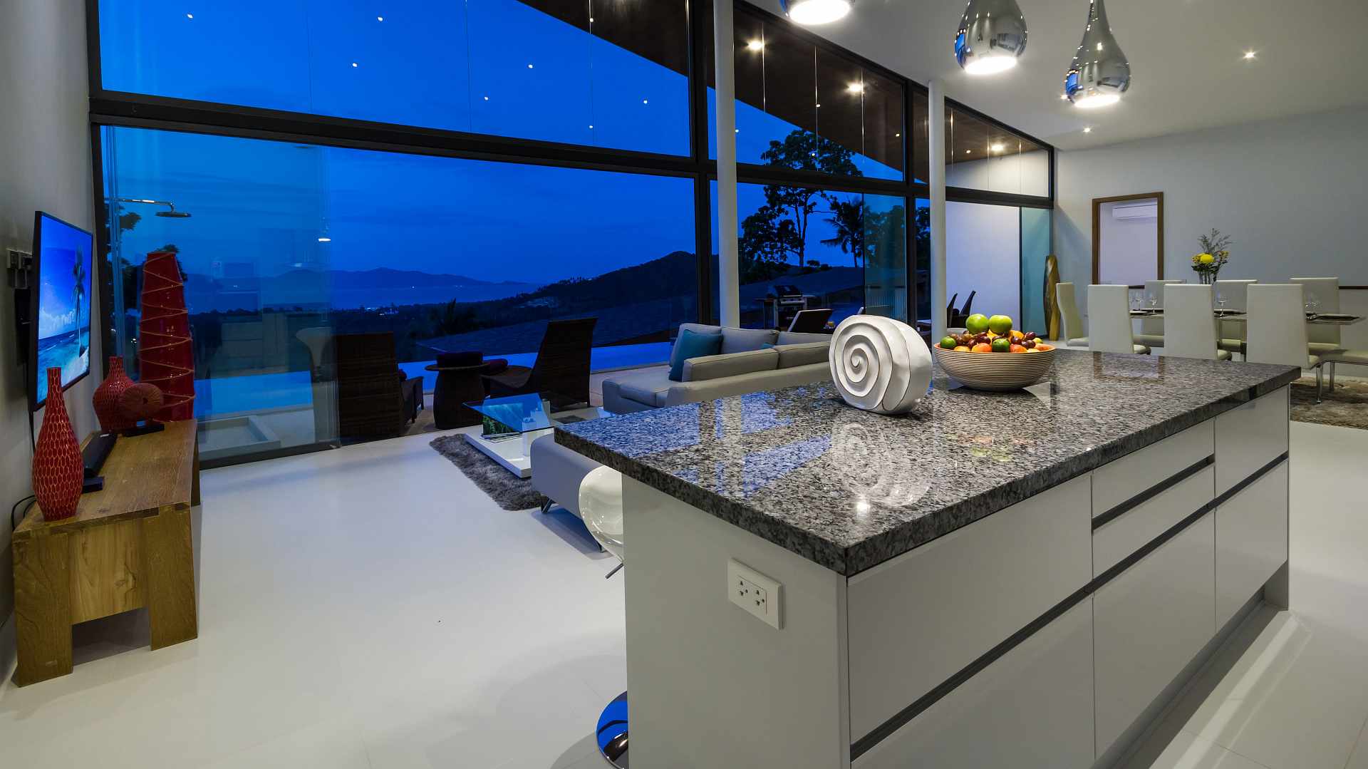 VILS-0080: Spacious 4-bedroom sea view villa with infinity pool in Maenam